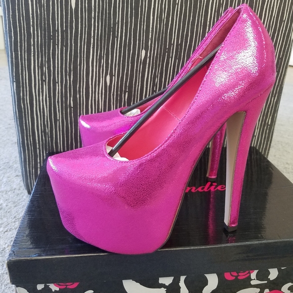 Eye Candie stiletto - Picture 2 of 5